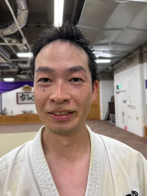 井出佑